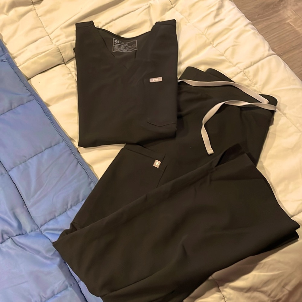 Figs Large scrub set